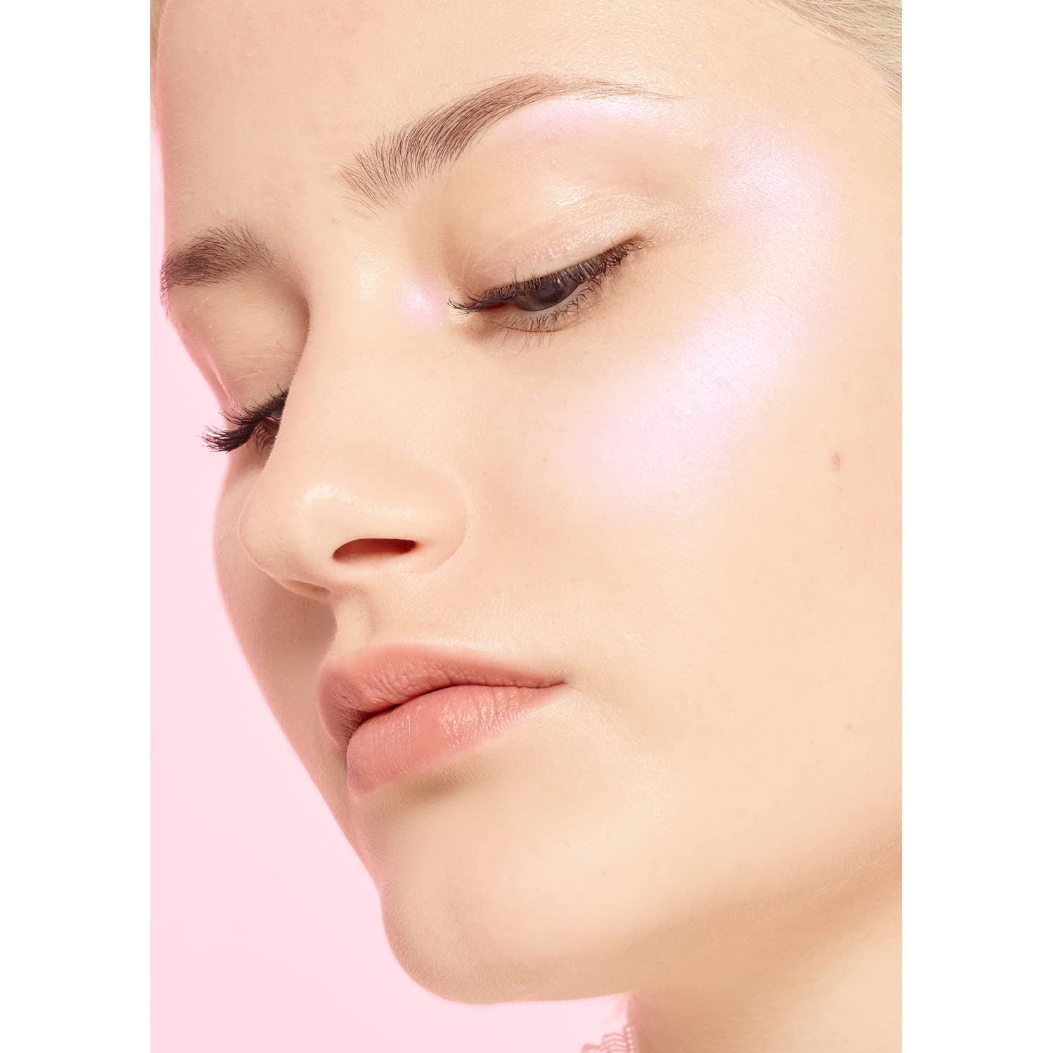L'Oréal Paris Pūdera izgaismotājs 01 Iconic Glow