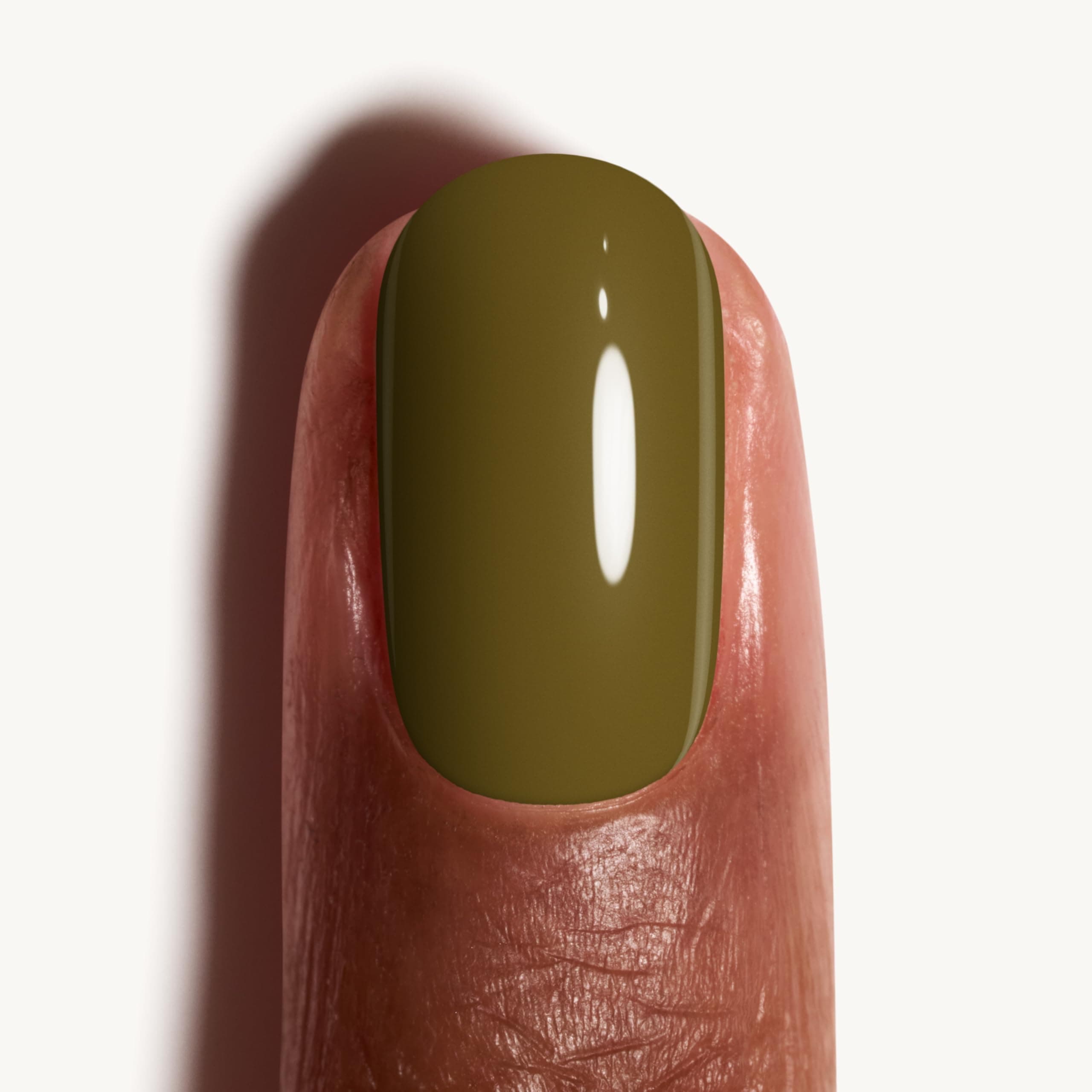 essie Gel Couture Nagellack, Nr. 540 totally plaid, Olivgrün