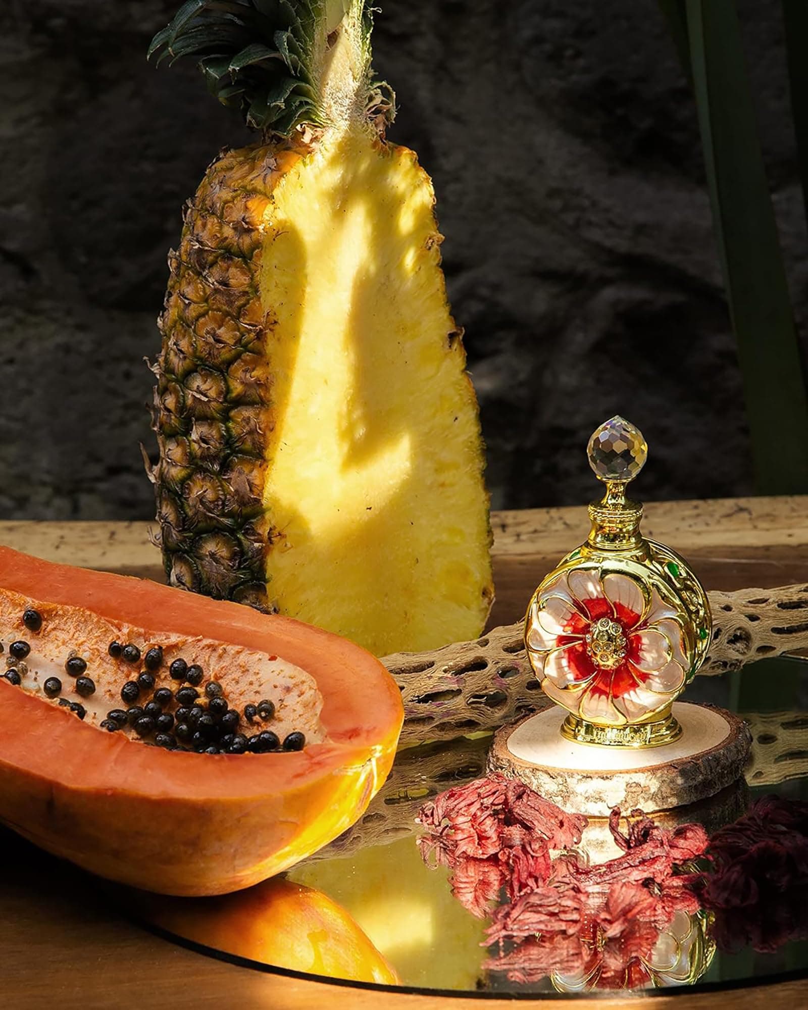Swiss Arabian Layali Rouge Konzentriertes Parfümöil Unisex 15 ML – Ein Fruchtiger, Blumiger und Tropischer Cocktail aus Mango, Rose und Kokosnuss – Unwiderstehlicher Nachtduft